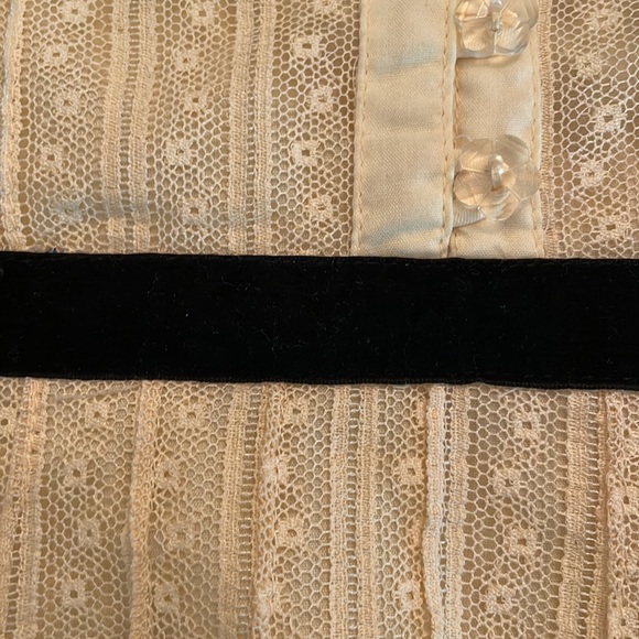 Marc Jacobs Vintage Lace shirt with black velvet trim - Picture 10 of 12